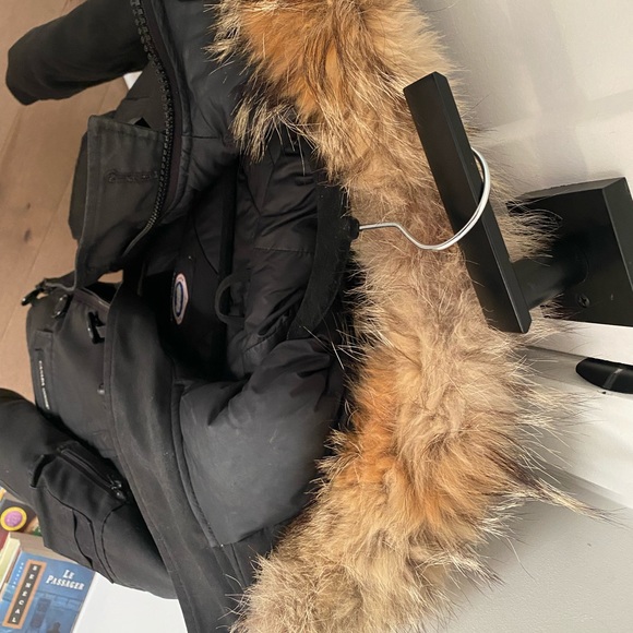 Canada Goose winter coat - Picture 4 of 7